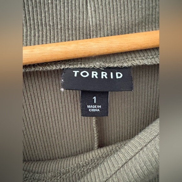 Torrid ribbed midi asymmetrical dusty olive green dress size 1X stretchy - Picture 4 of 9